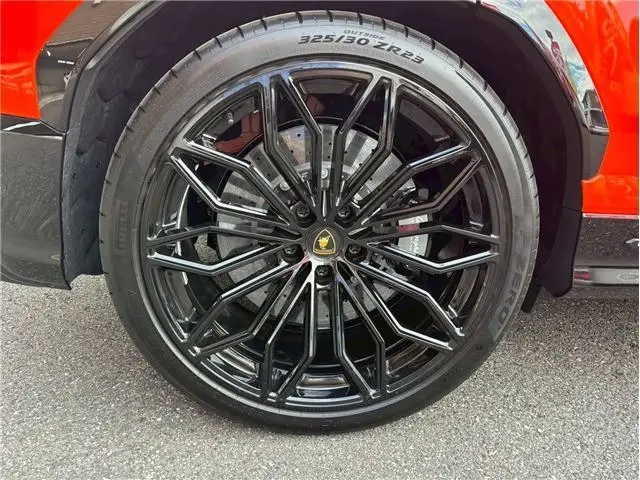 Lamborghini Urus SE, I Рестайлинг, 2025 купить в салоне Million Miles