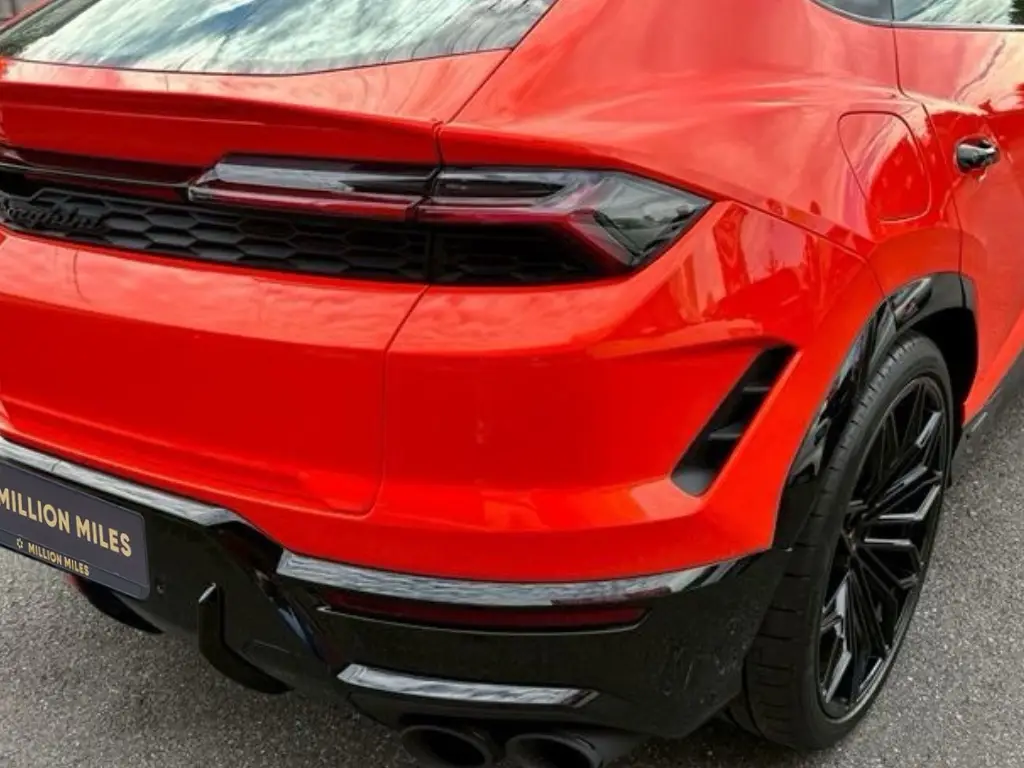 Lamborghini Urus SE, I Рестайлинг, 2025 купить в салоне Million Miles