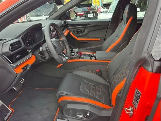 Lamborghini Urus SE, I Рестайлинг, 2025 купить в салоне Million Miles