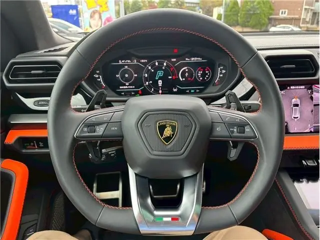 Lamborghini Urus SE, I Рестайлинг, 2025 купить в салоне Million Miles