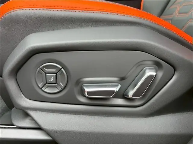 Lamborghini Urus SE, I Рестайлинг, 2025 купить в салоне Million Miles