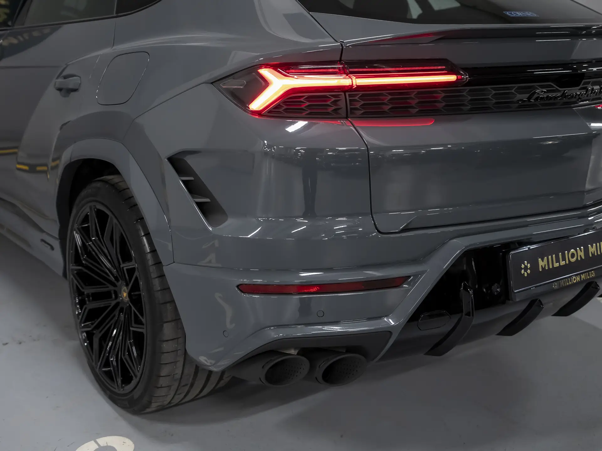 Lamborghini Urus SE, I Рестайлинг, 2025 купить в салоне Million Miles