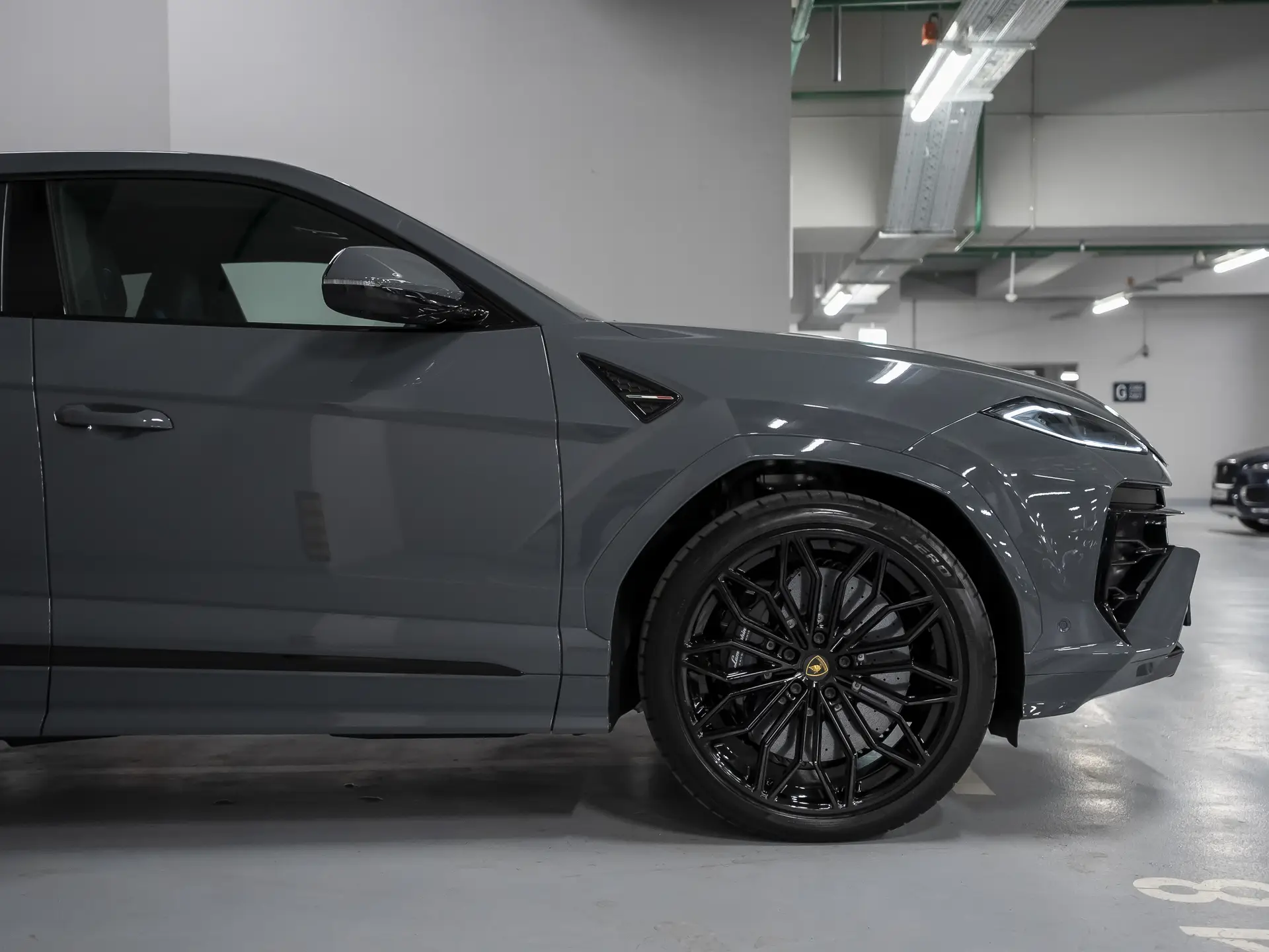 Lamborghini Urus SE, I Рестайлинг, 2025 купить в салоне Million Miles