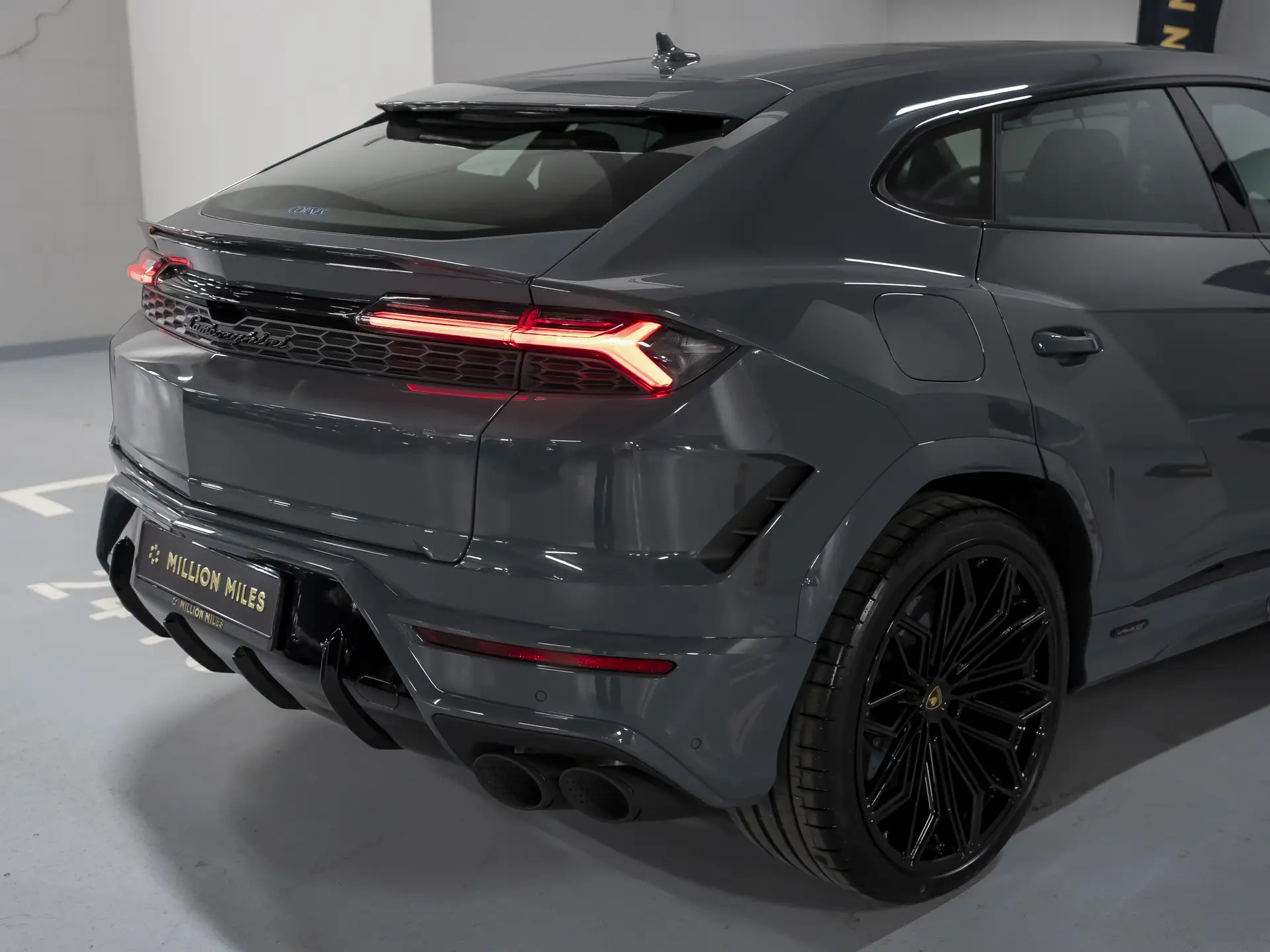 Lamborghini Urus SE, I Рестайлинг, 2025 купить в салоне Million Miles