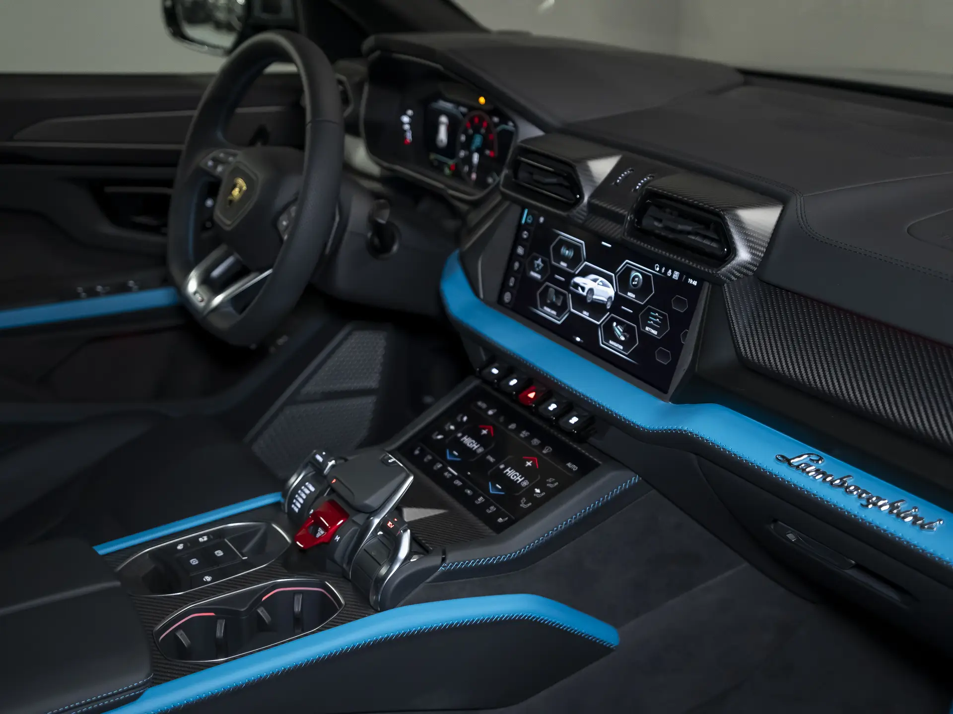 Lamborghini Urus SE, I Рестайлинг, 2025 купить в салоне Million Miles