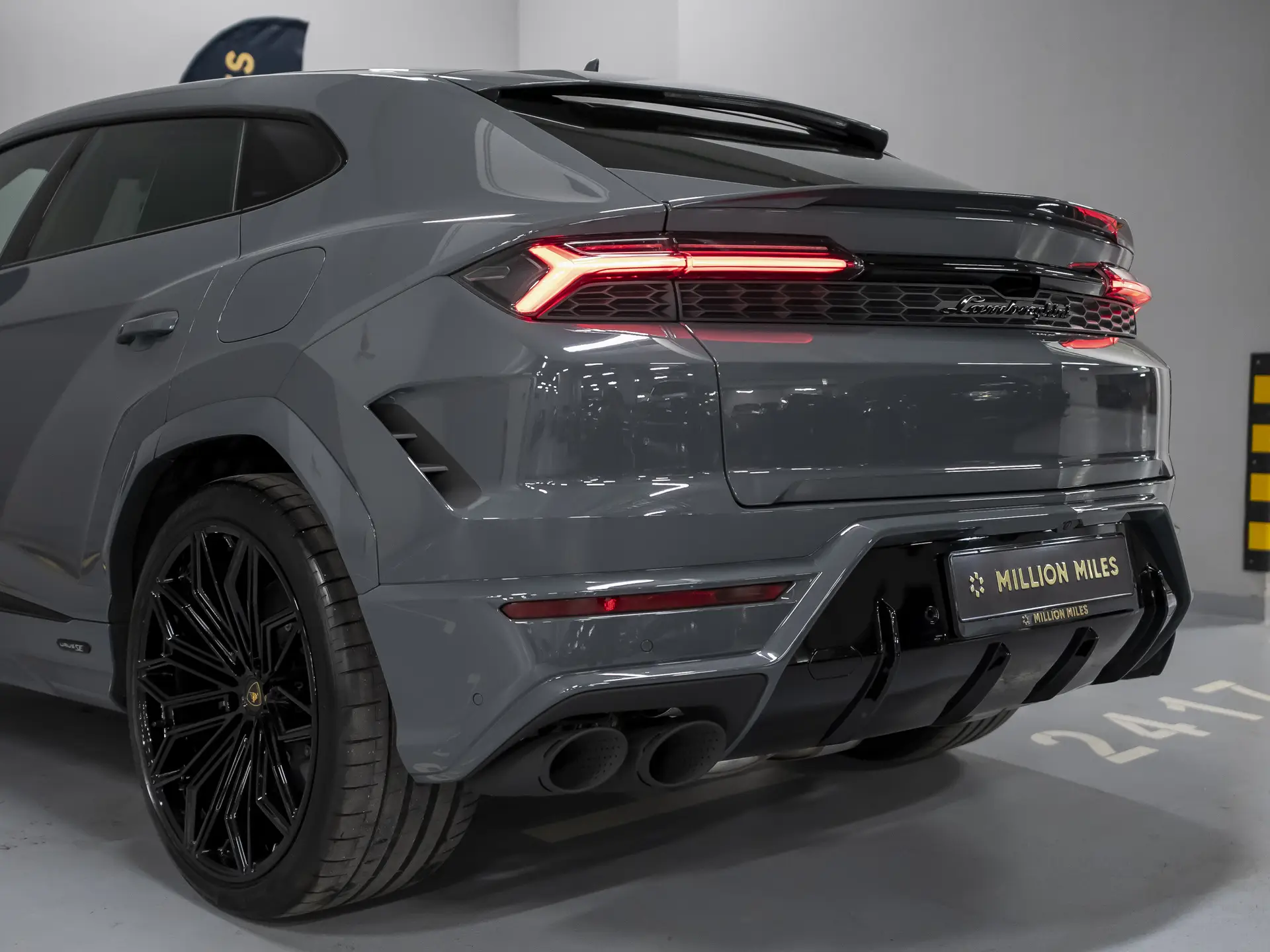 Lamborghini Urus SE, I Рестайлинг, 2025 купить в салоне Million Miles