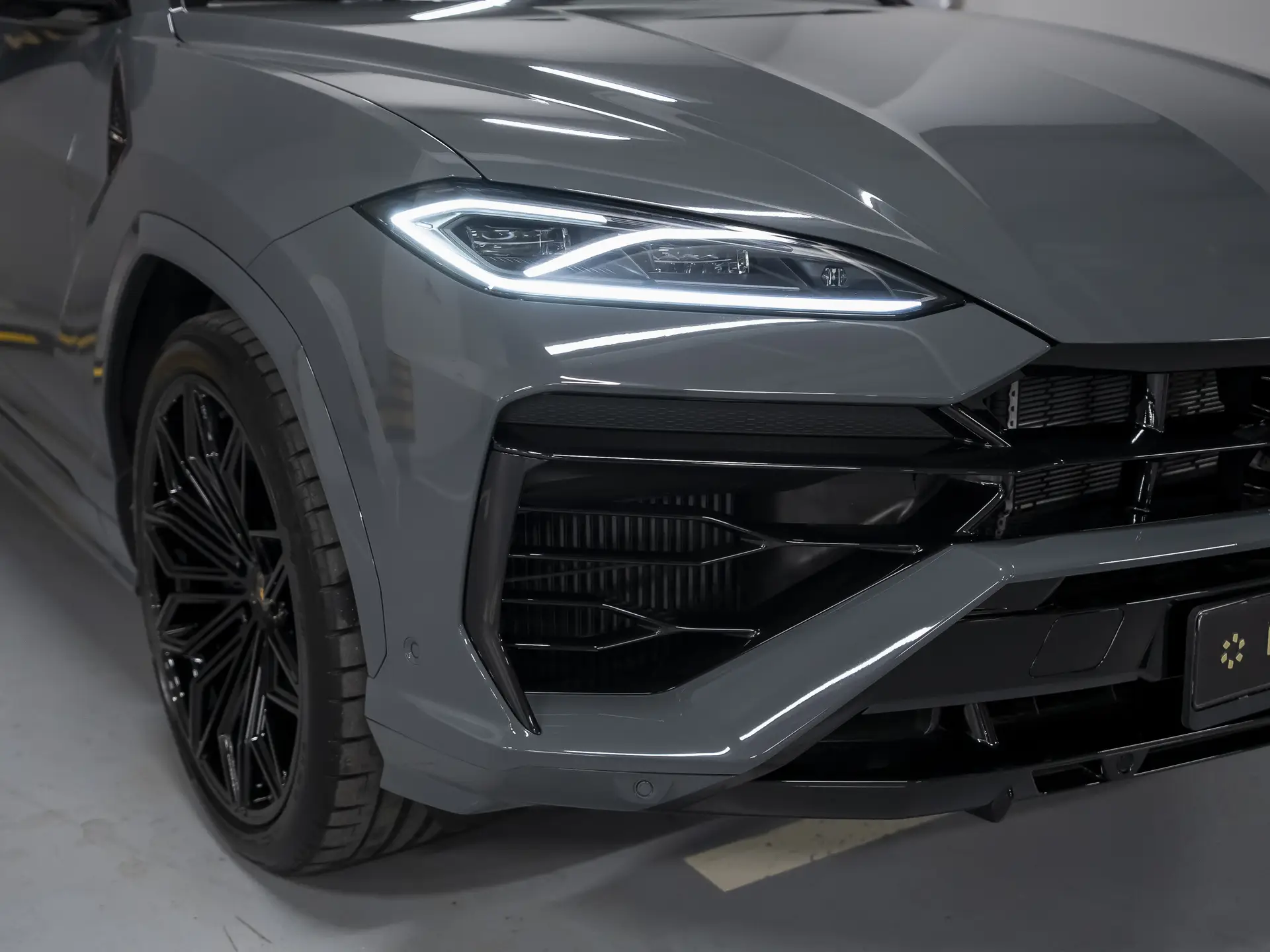 Lamborghini Urus SE, I Рестайлинг, 2025 купить в салоне Million Miles
