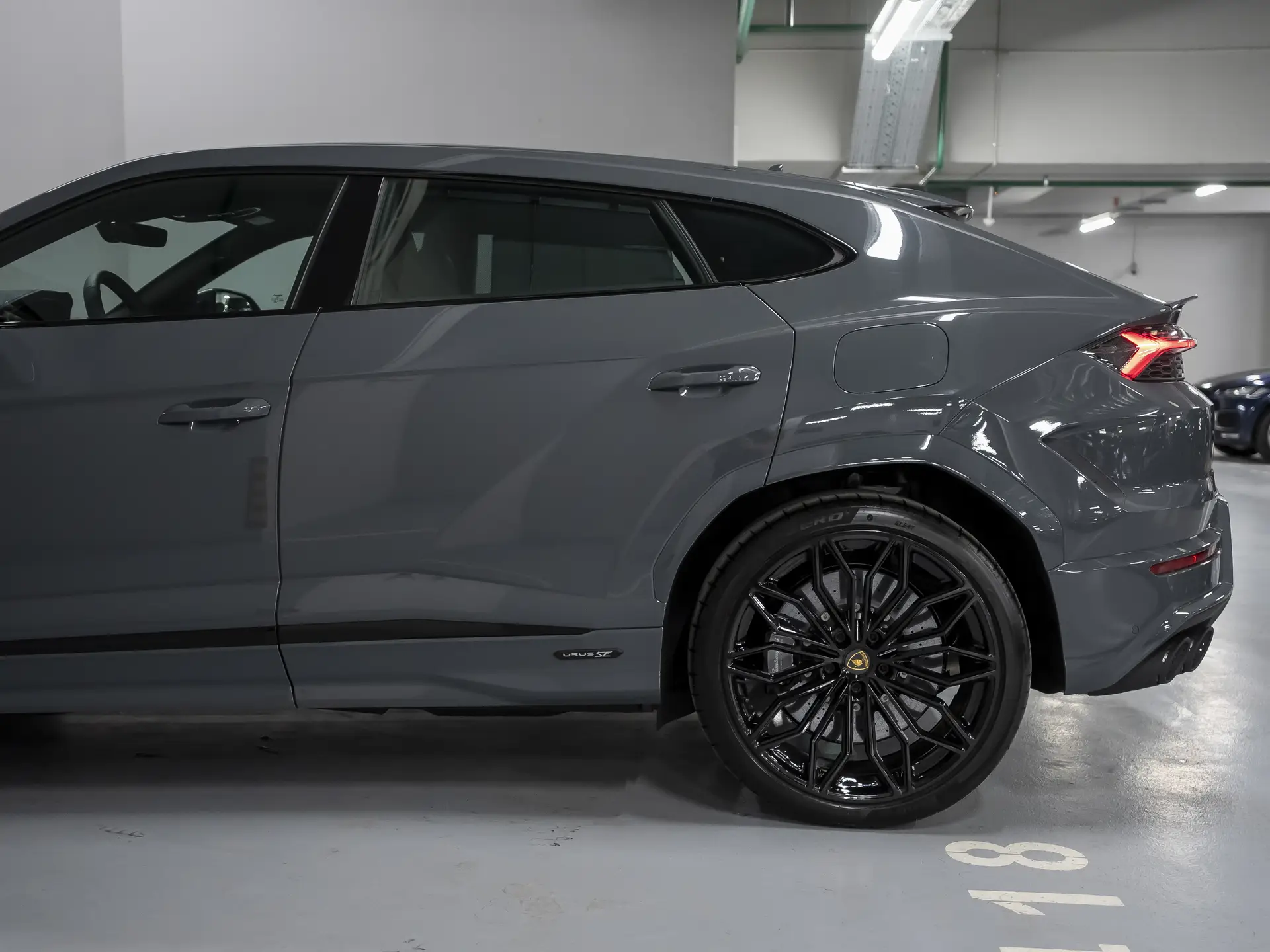 Lamborghini Urus SE, I Рестайлинг, 2025 купить в салоне Million Miles