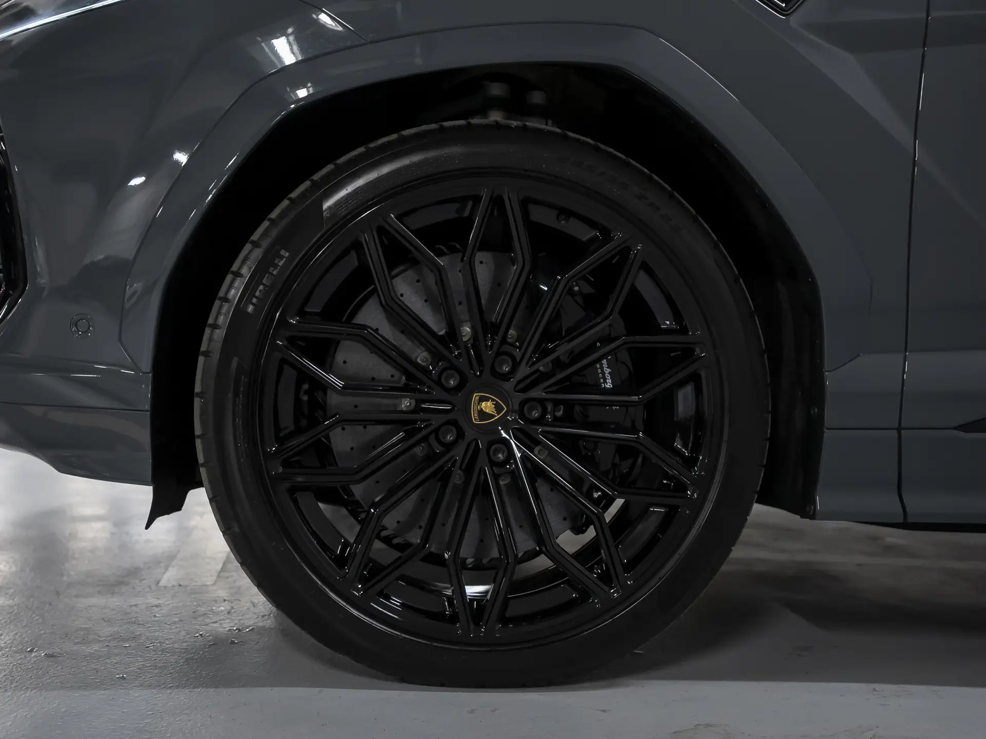 Lamborghini Urus SE, I Рестайлинг, 2025 купить в салоне Million Miles