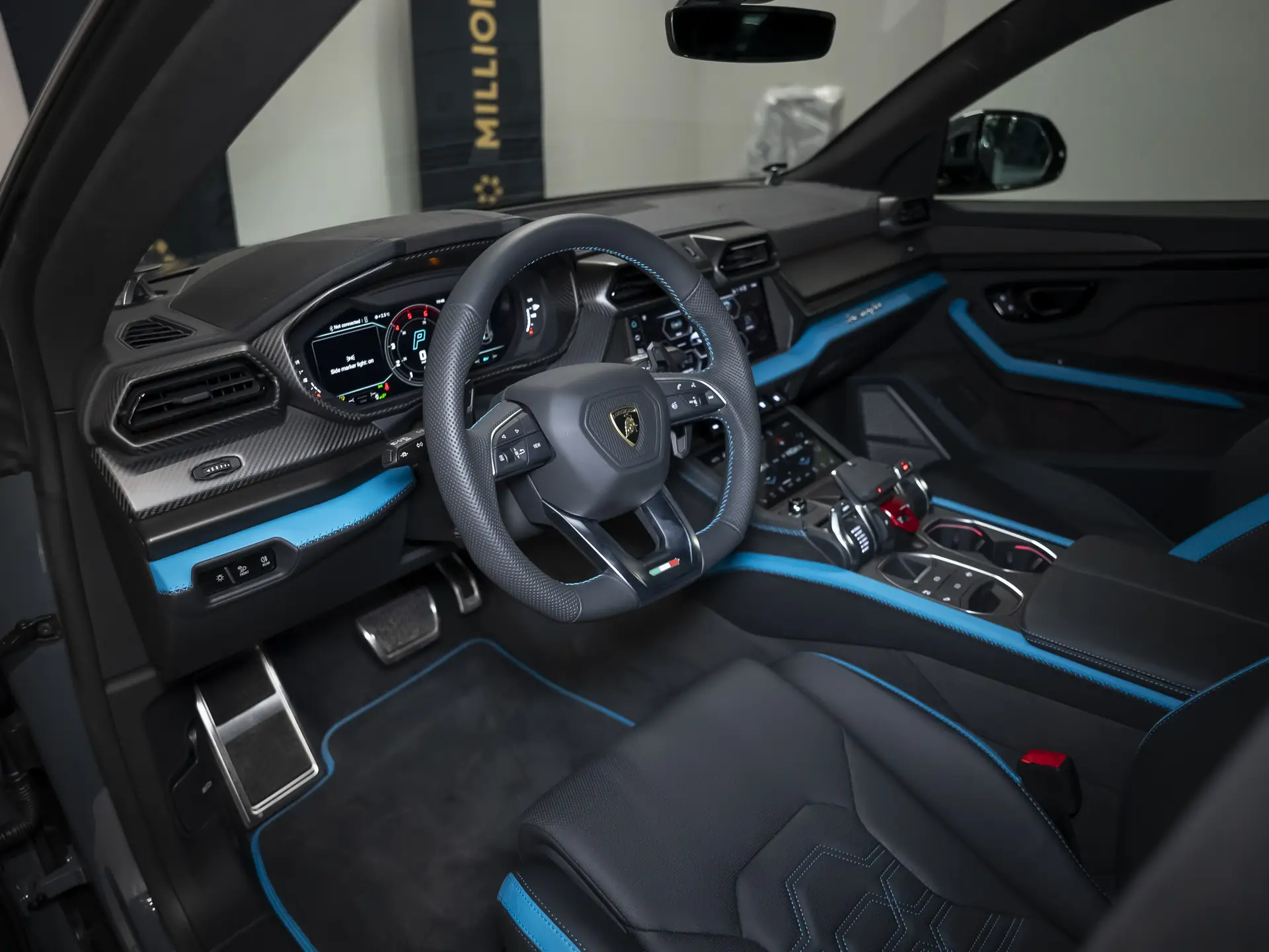 Lamborghini Urus SE, I Рестайлинг, 2025 купить в салоне Million Miles