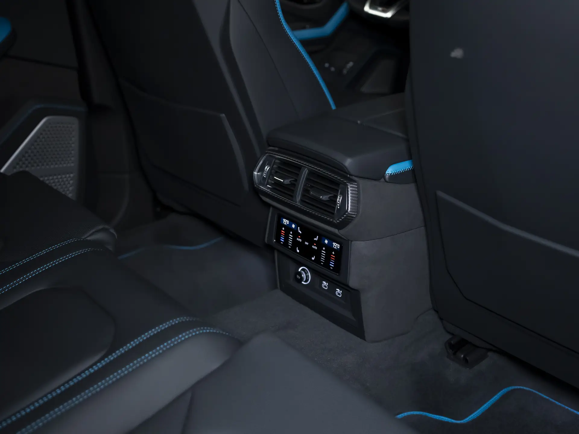 Lamborghini Urus SE, I Рестайлинг, 2025 купить в салоне Million Miles