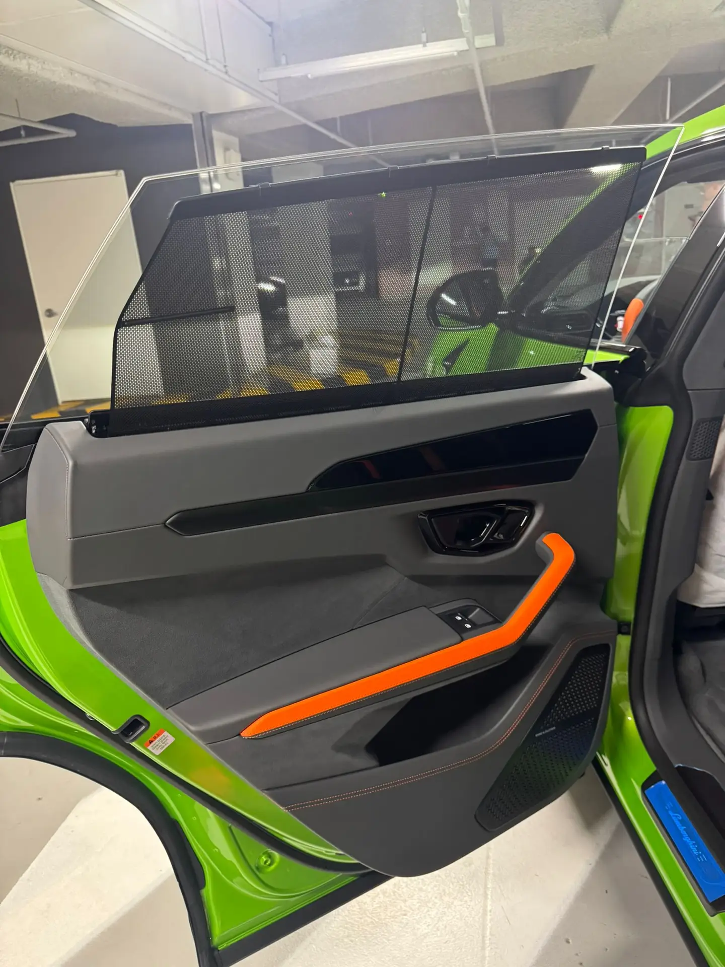 Lamborghini Urus SE, I Рестайлинг, 2025 купить в салоне Million Miles