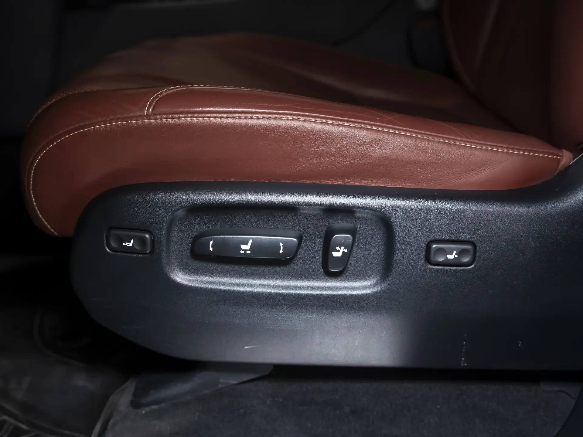 Lexus LX, III Рестайлинг 2, 2020 купить в салоне Million Miles