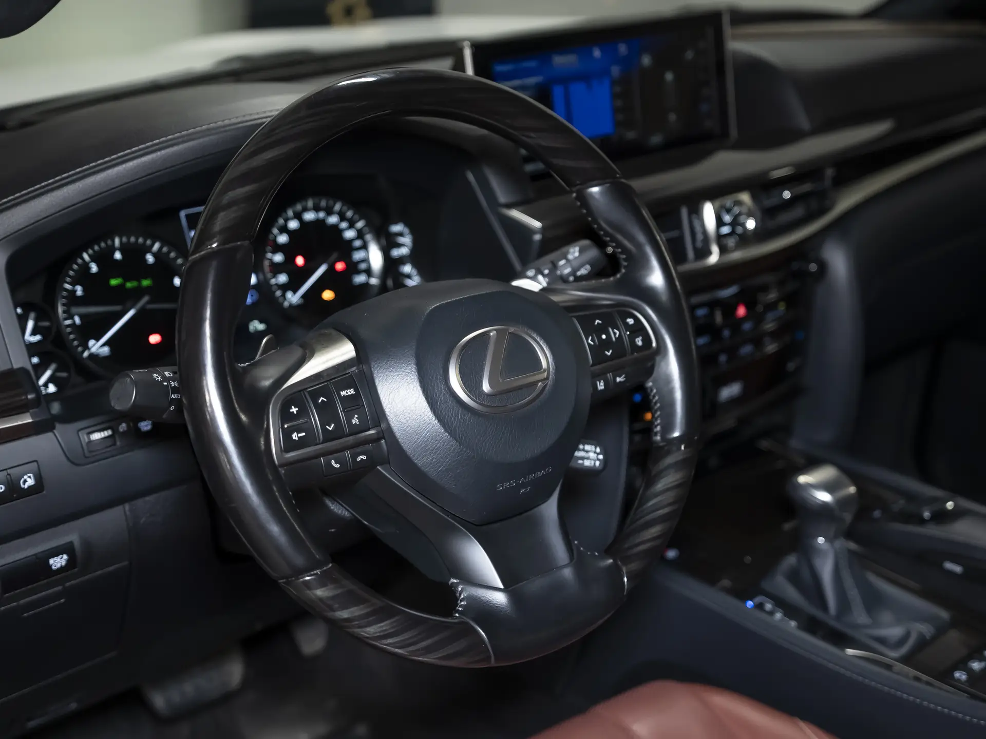 Lexus LX, III Рестайлинг 2, 2020 купить в салоне Million Miles