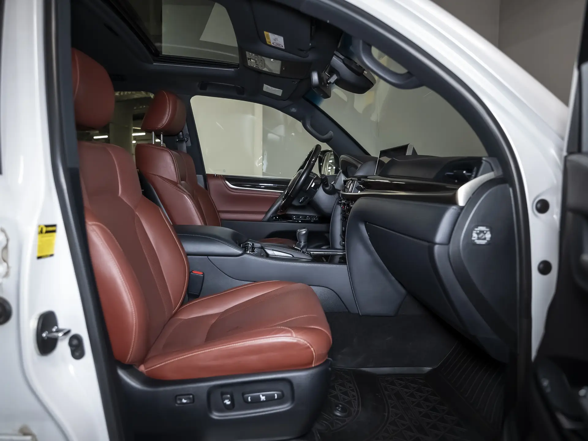 Lexus LX, III Рестайлинг 2, 2020 купить в салоне Million Miles