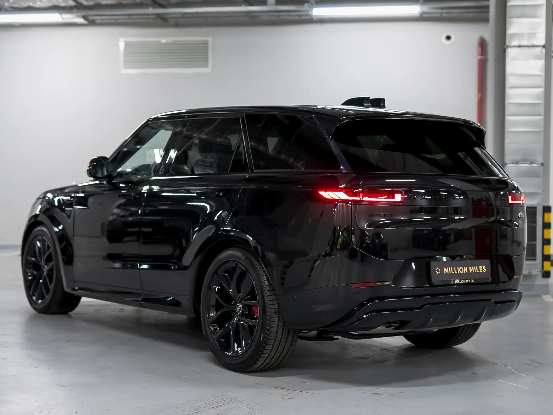 Land Rover Range Rover Sport, III, 2025 купить в салоне Million Miles