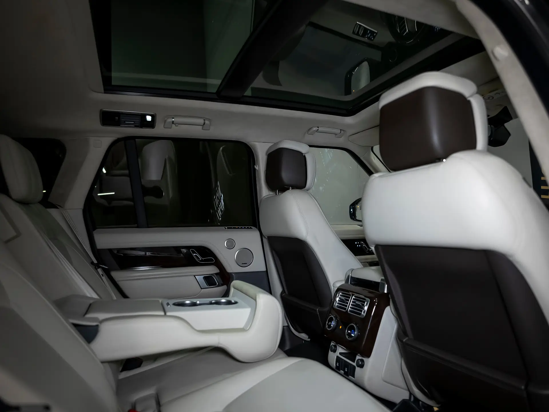 Land Rover Range Rover, IV Рестайлинг, 2020 купить в салоне Million Miles