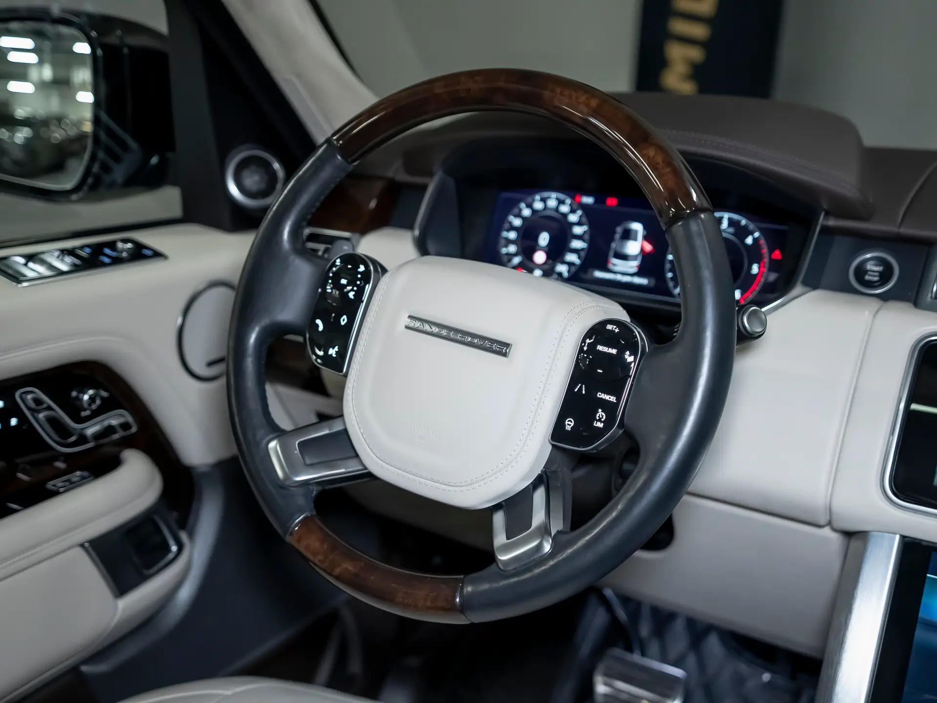 Land Rover Range Rover, IV Рестайлинг, 2020 купить в салоне Million Miles