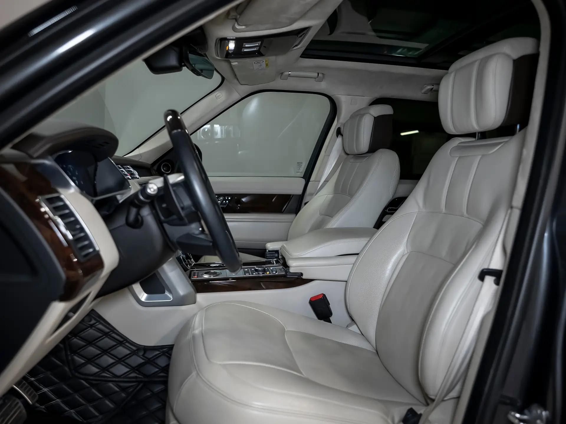 Land Rover Range Rover, IV Рестайлинг, 2020 купить в салоне Million Miles