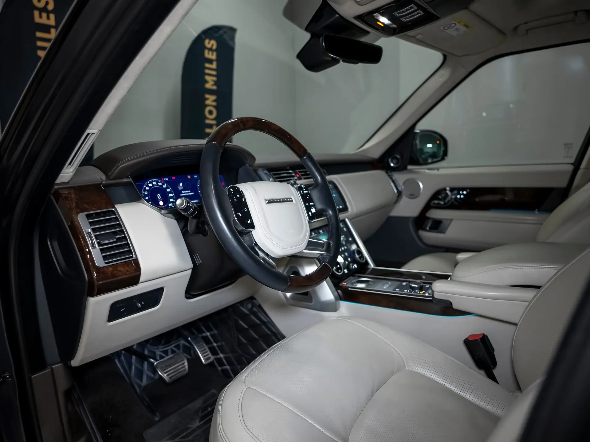 Land Rover Range Rover, IV Рестайлинг, 2020 купить в салоне Million Miles