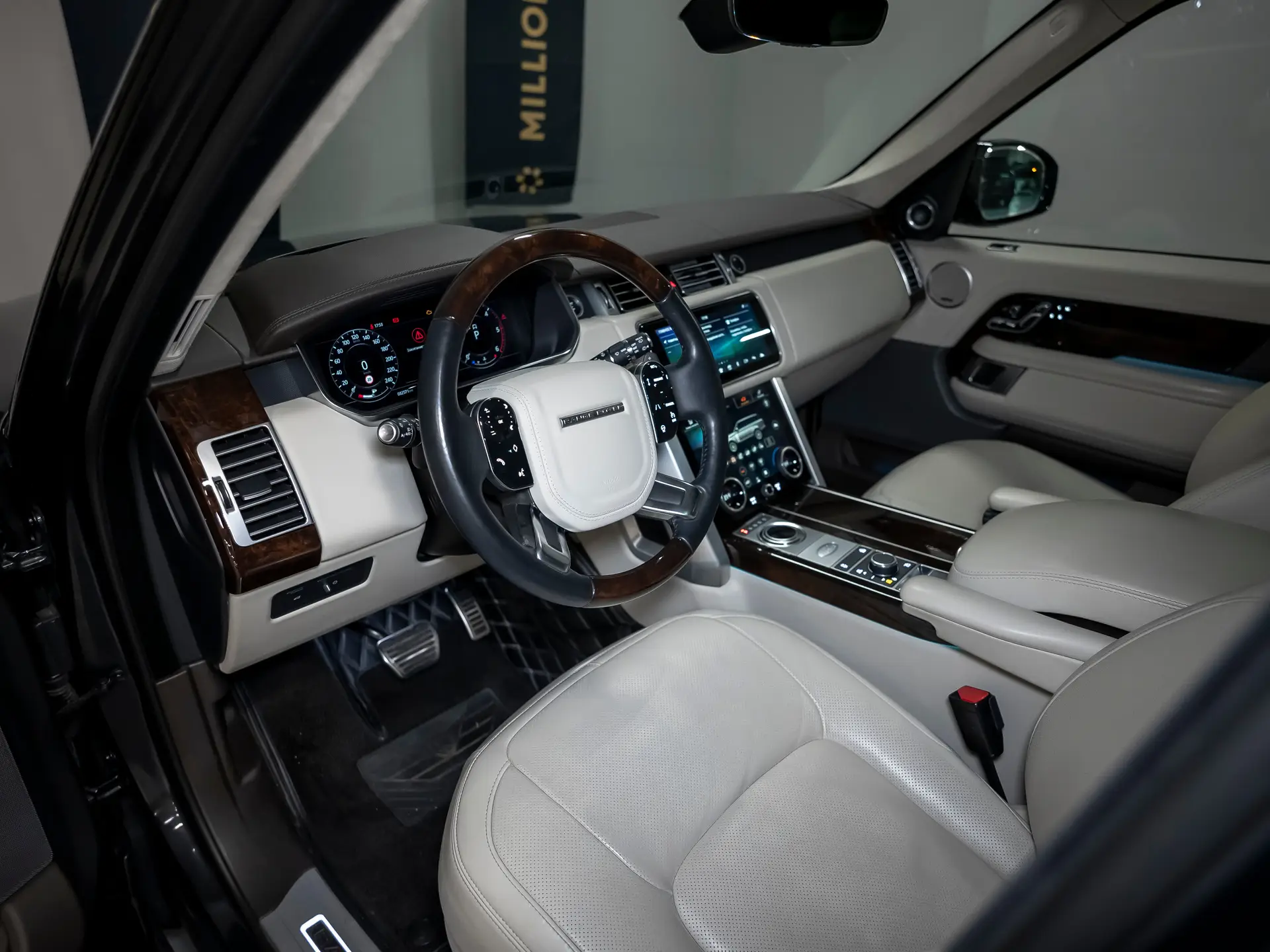 Land Rover Range Rover, IV Рестайлинг, 2020 купить в салоне Million Miles