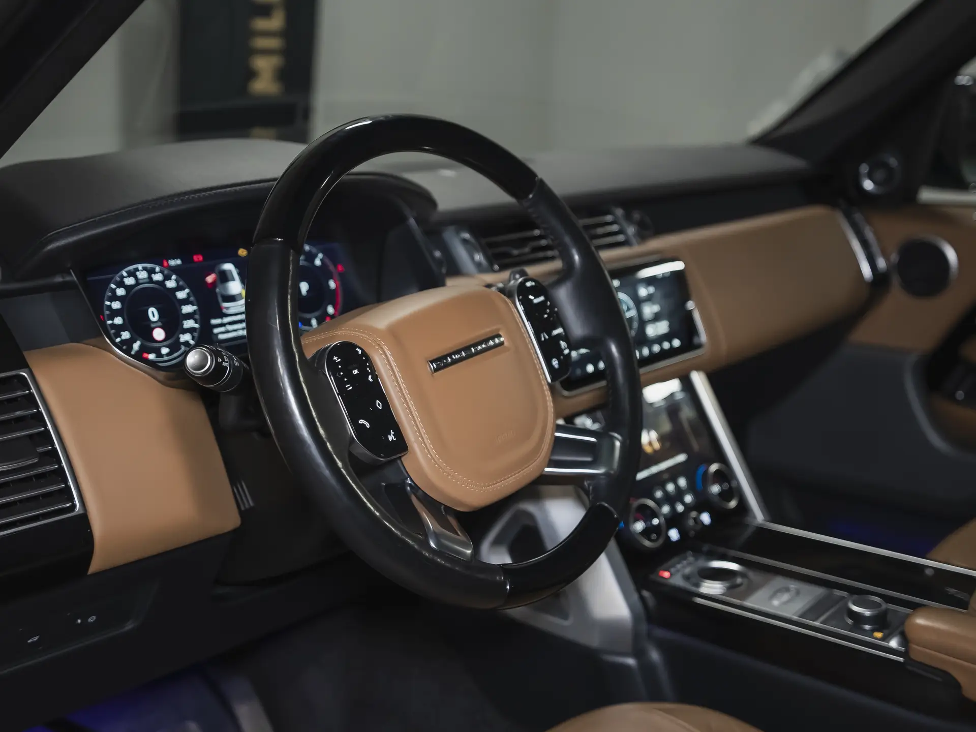 Land Rover Range Rover, IV Рестайлинг, 2018 купить в салоне Million Miles