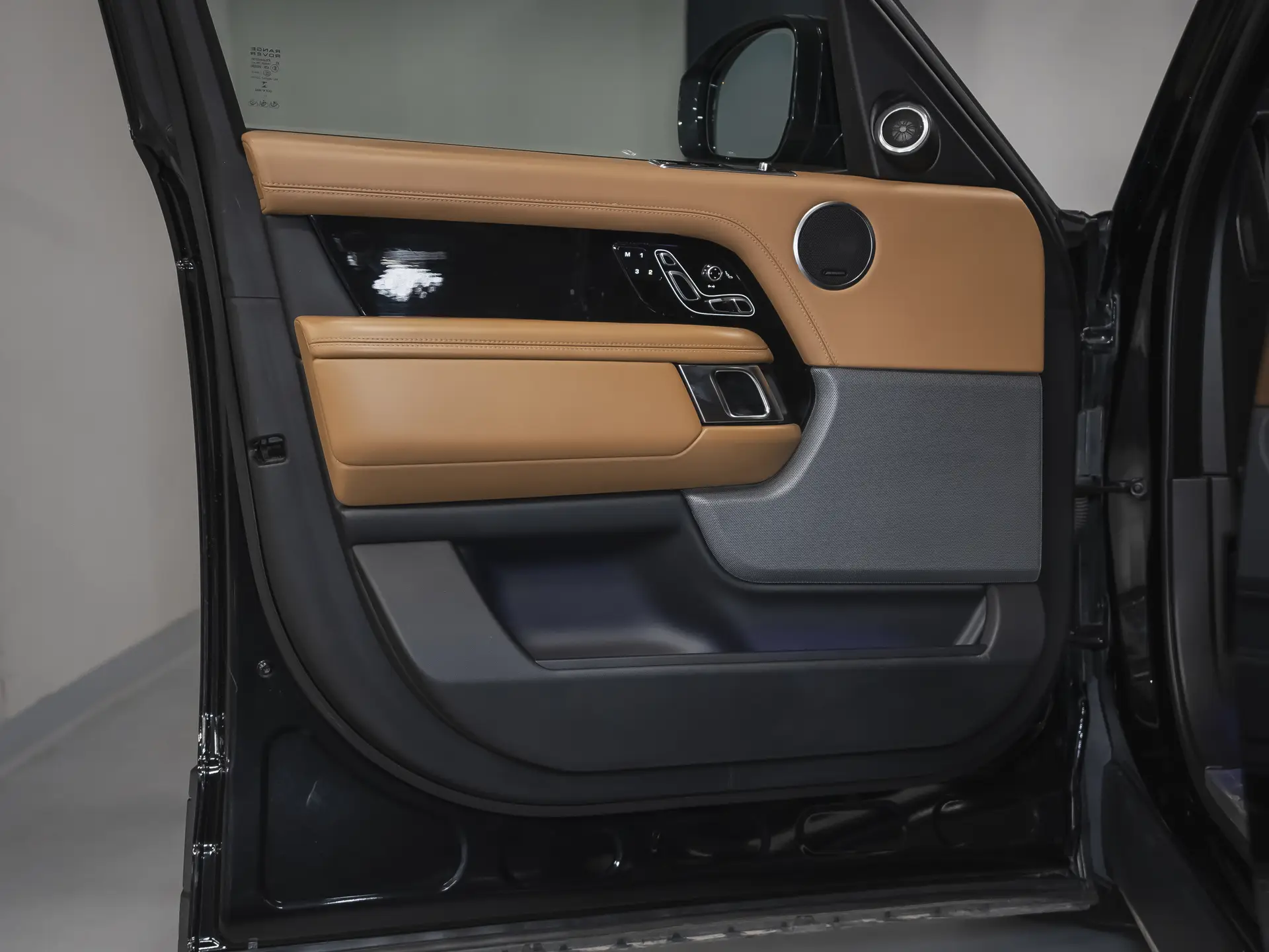 Land Rover Range Rover, IV Рестайлинг, 2018 купить в салоне Million Miles