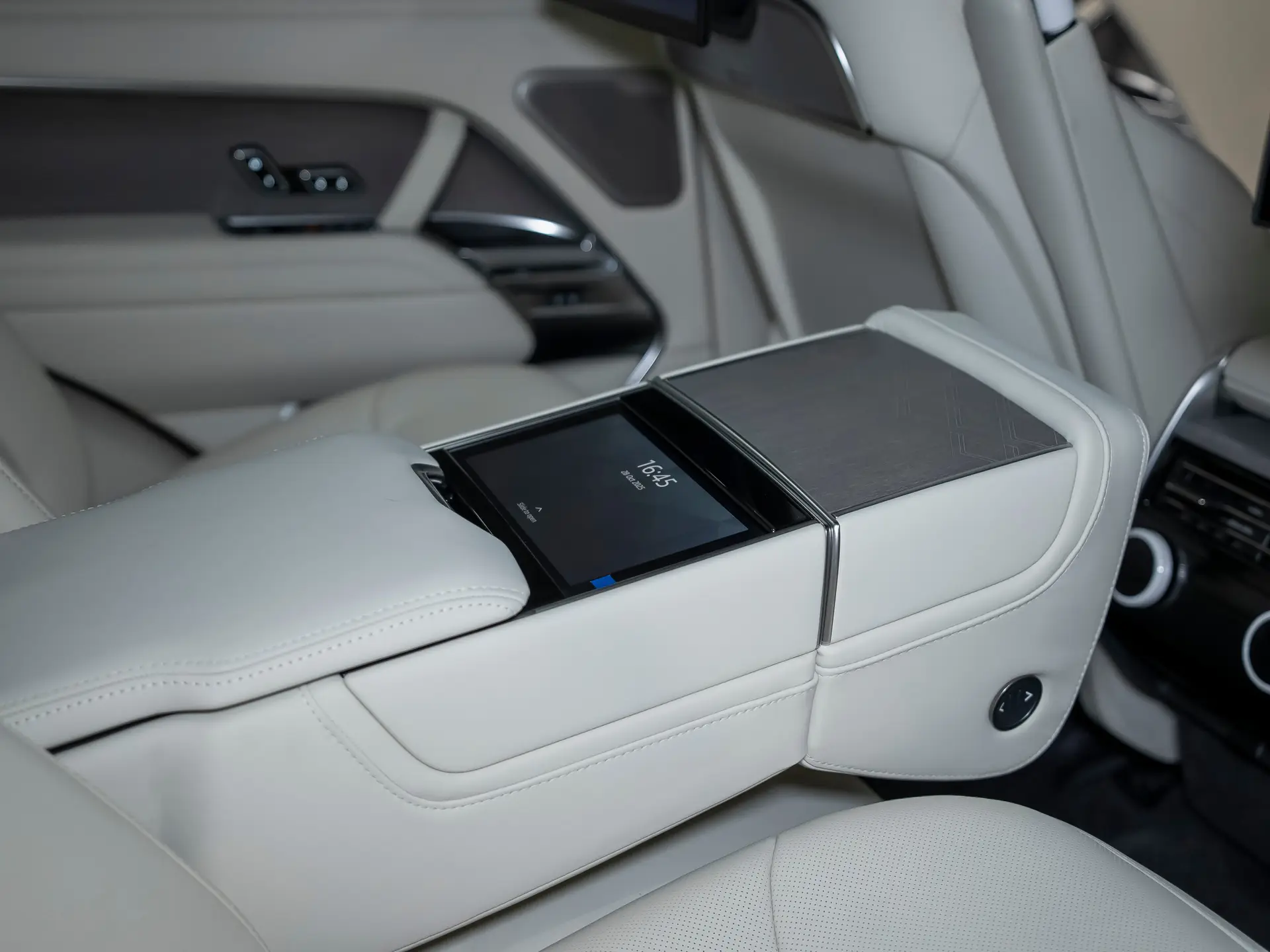 Land Rover Range Rover, V, 2023 купить в салоне Million Miles