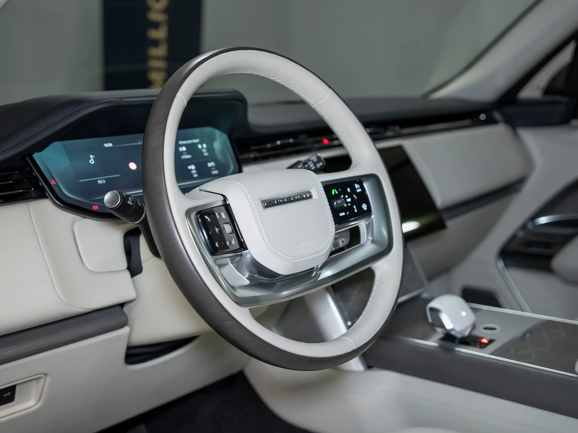 Land Rover Range Rover, V, 2023 купить в салоне Million Miles