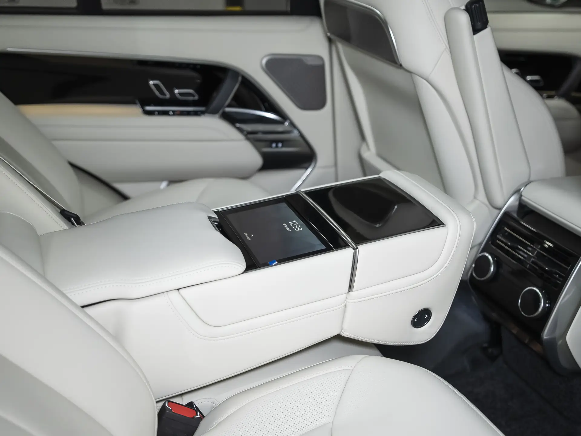 Land Rover Range Rover, V, 2025 купить в салоне Million Miles