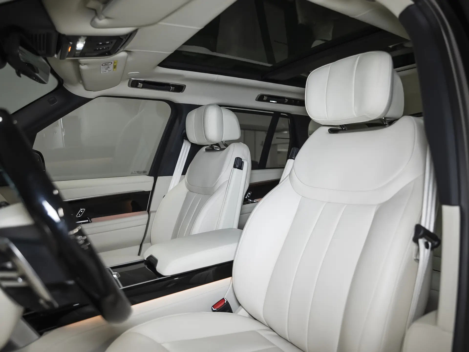 Land Rover Range Rover, V, 2025 купить в салоне Million Miles