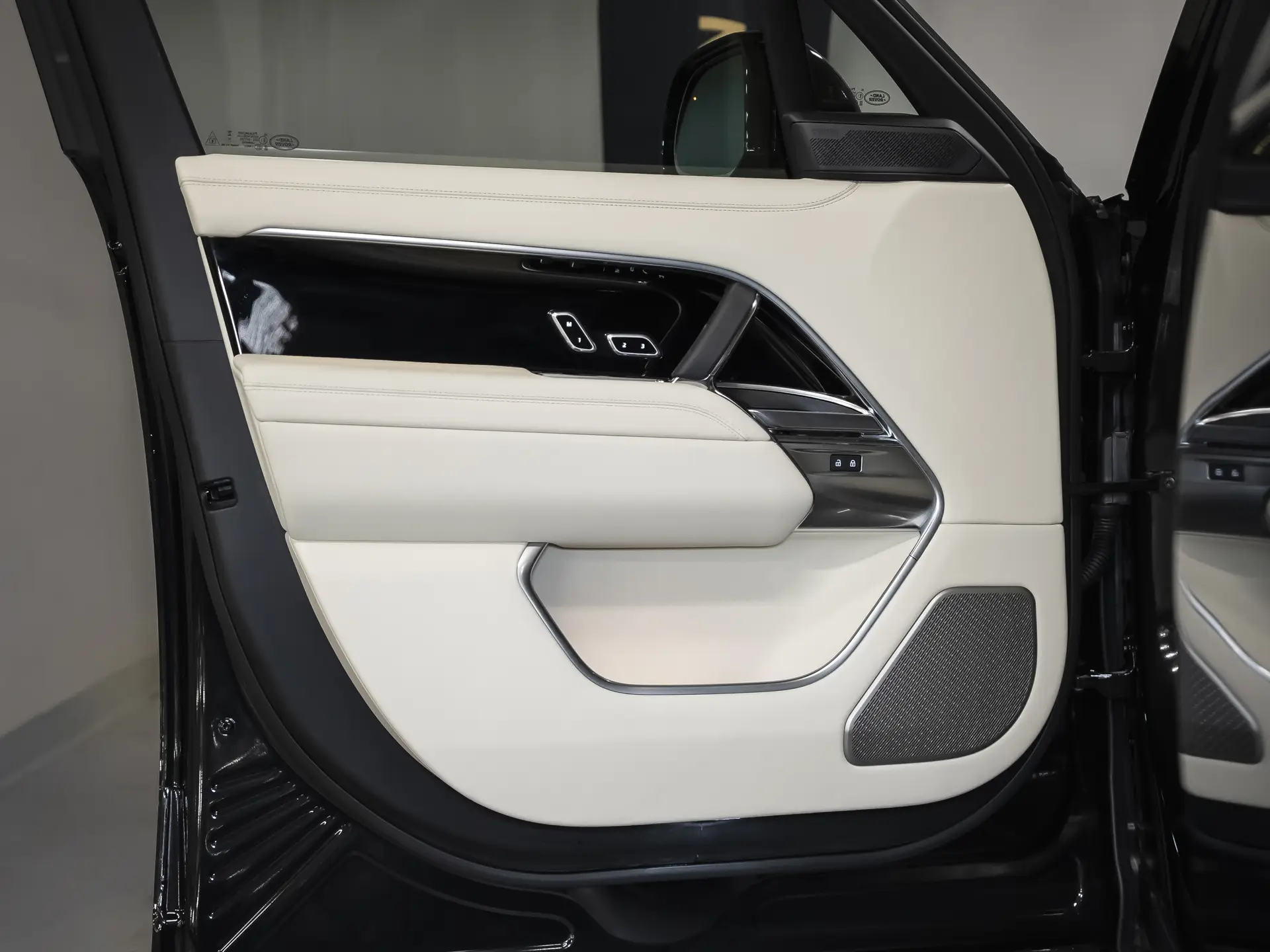 Land Rover Range Rover, V, 2025 купить в салоне Million Miles