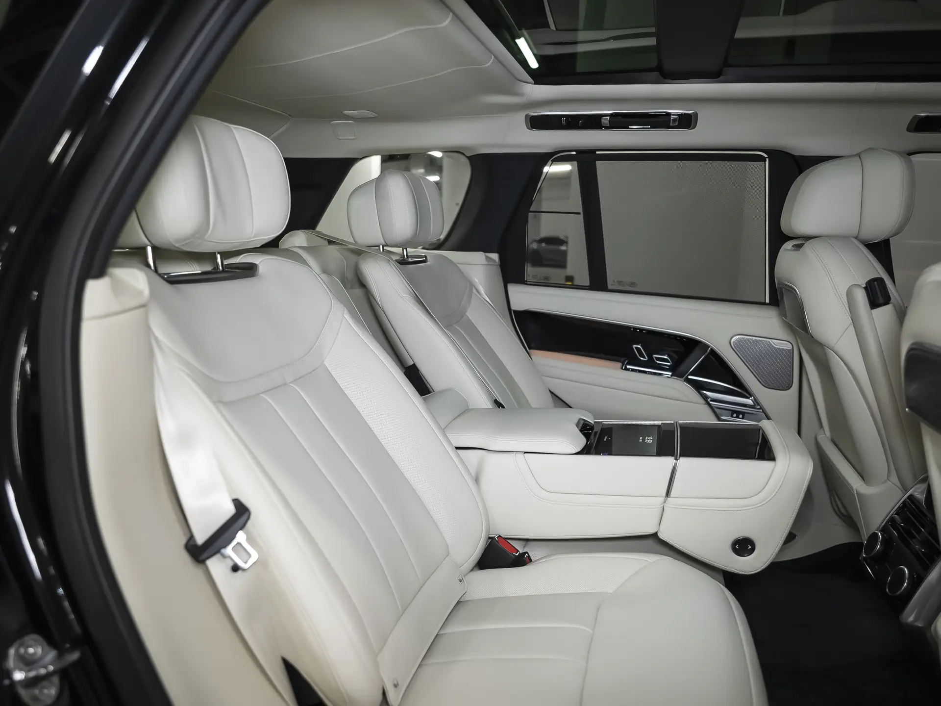 Land Rover Range Rover, V, 2025 купить в салоне Million Miles