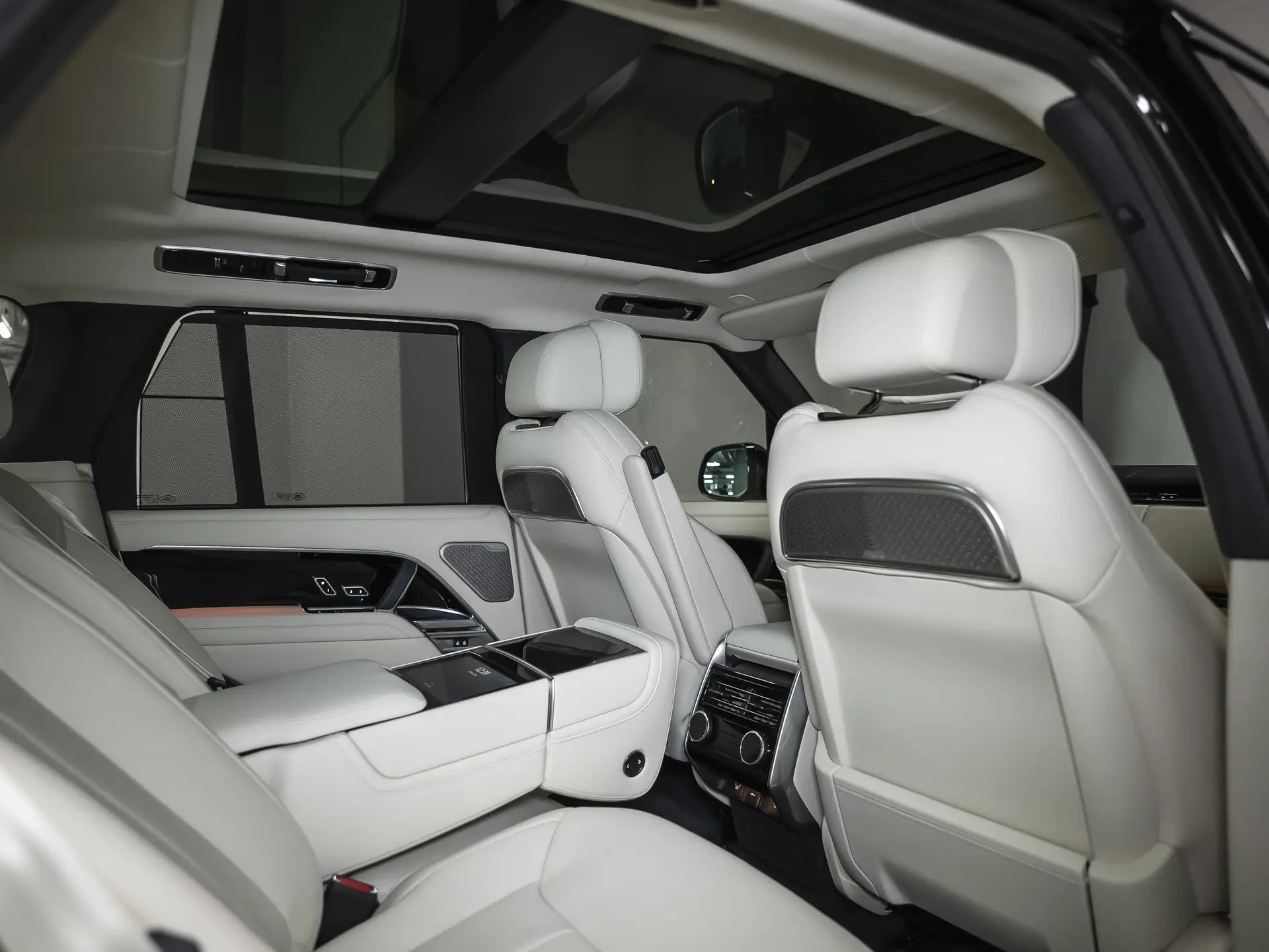 Land Rover Range Rover, V, 2025 купить в салоне Million Miles