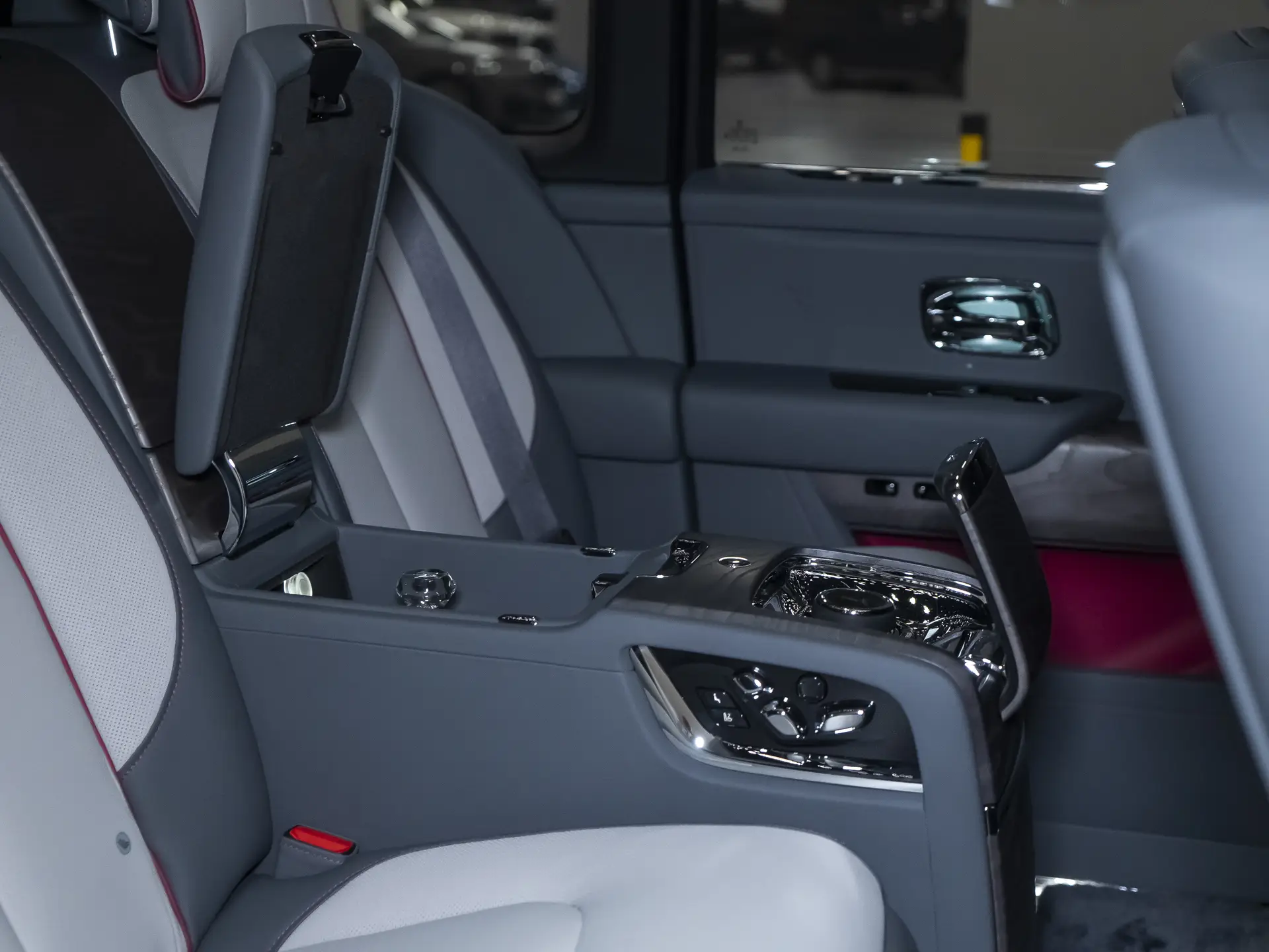 Rolls-Royce Cullinan, I Рестайлинг, 2025 купить в салоне Million Miles