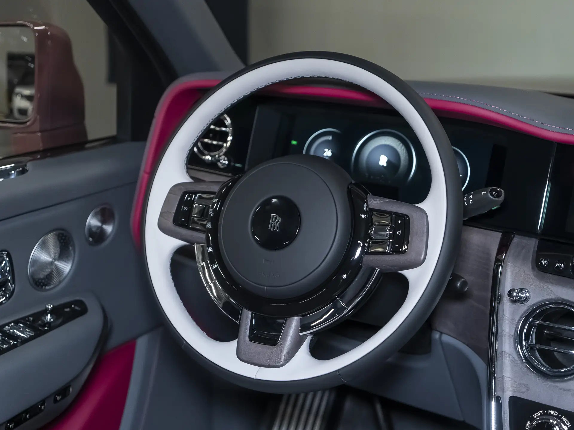 Rolls-Royce Cullinan, I Рестайлинг, 2025 купить в салоне Million Miles