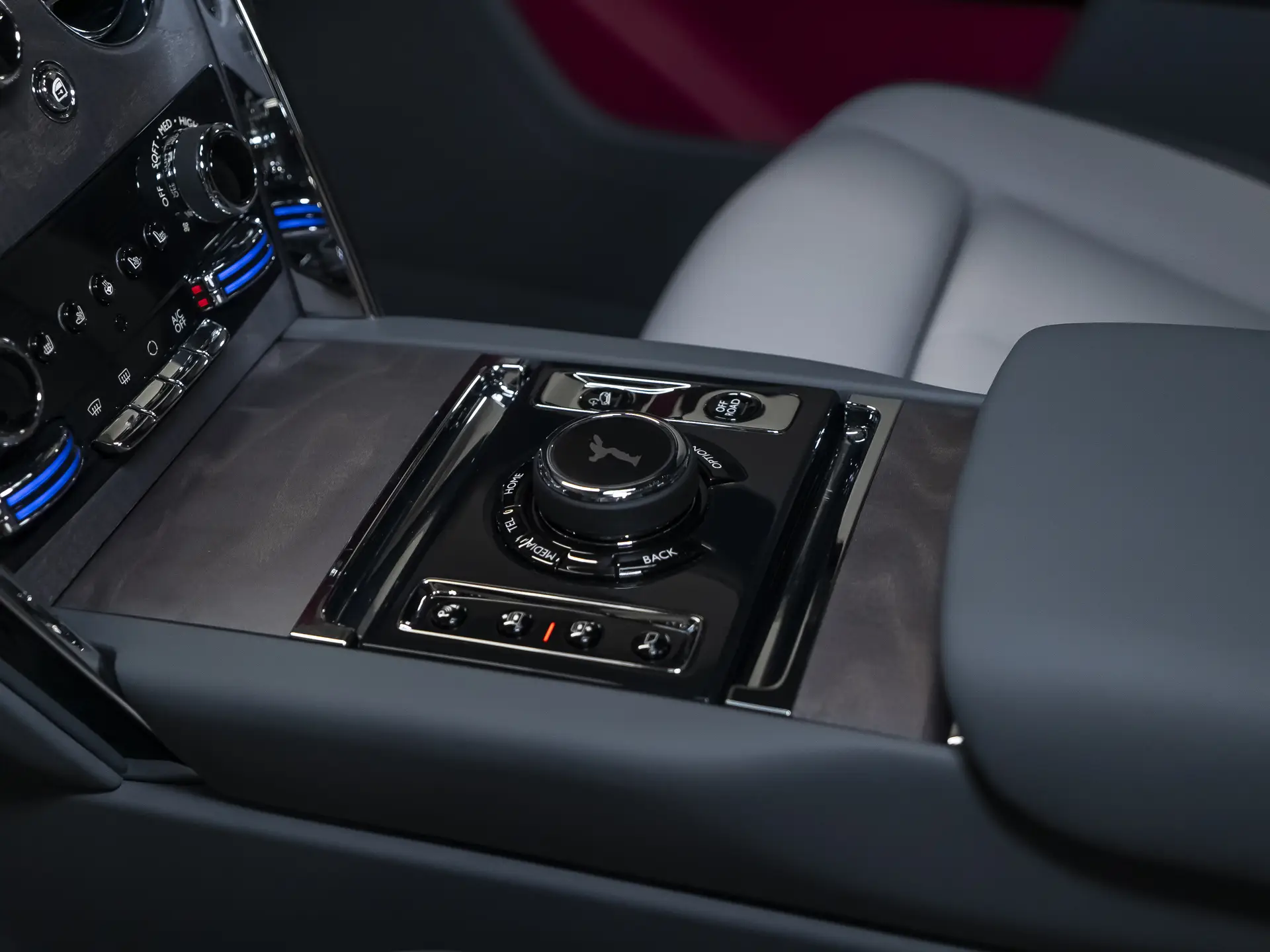 Rolls-Royce Cullinan, I Рестайлинг, 2025 купить в салоне Million Miles