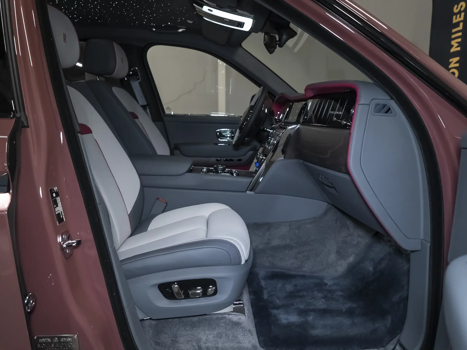 Rolls-Royce Cullinan, I Рестайлинг, 2025 купить в салоне Million Miles