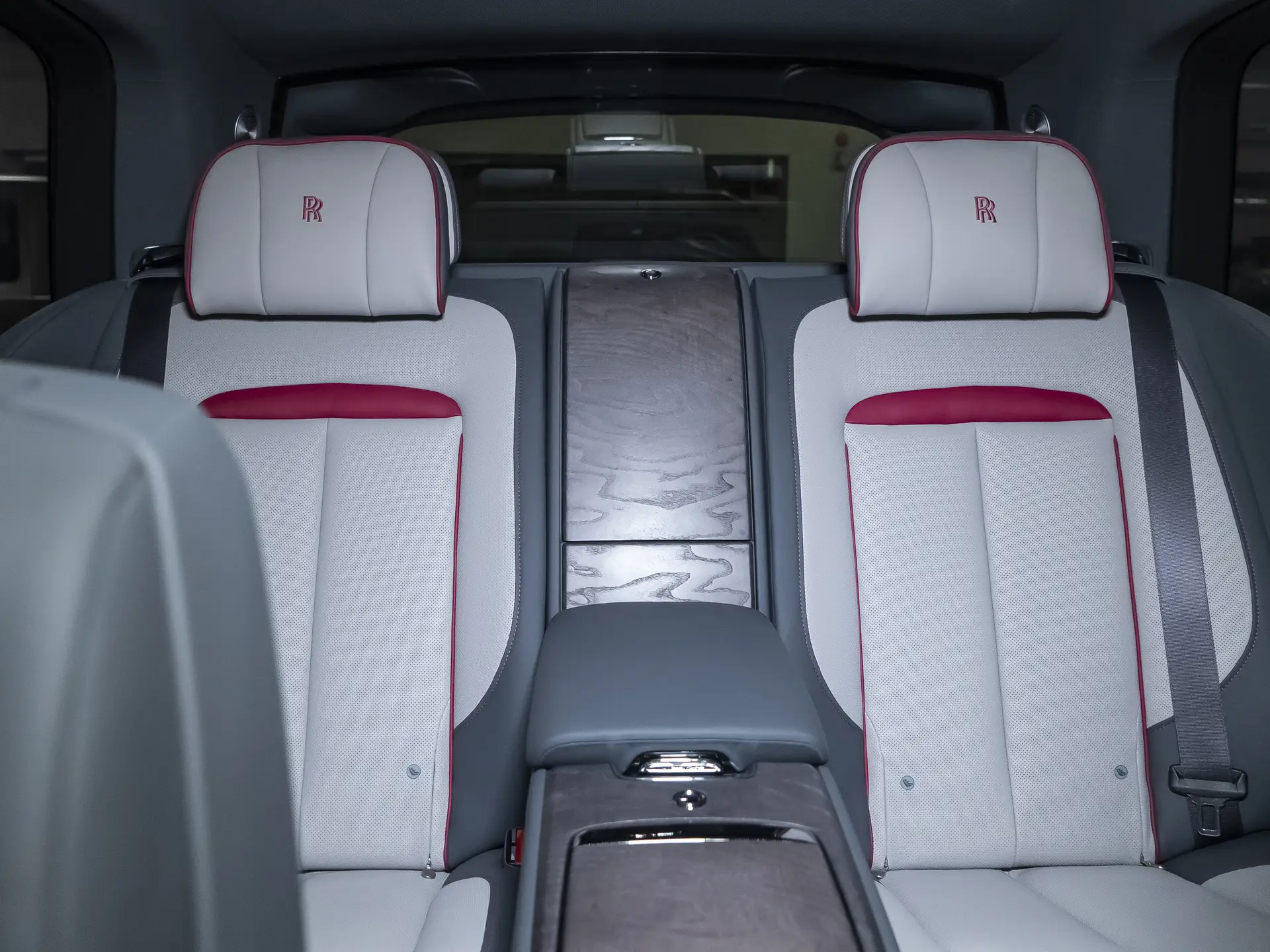 Rolls-Royce Cullinan, I Рестайлинг, 2025 купить в салоне Million Miles