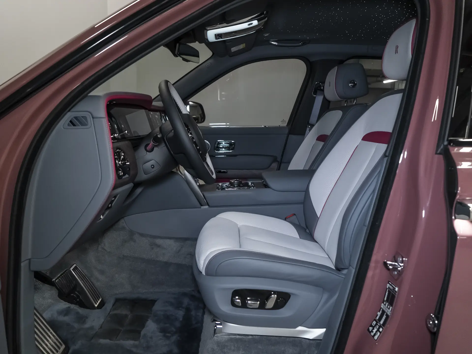 Rolls-Royce Cullinan, I Рестайлинг, 2025 купить в салоне Million Miles