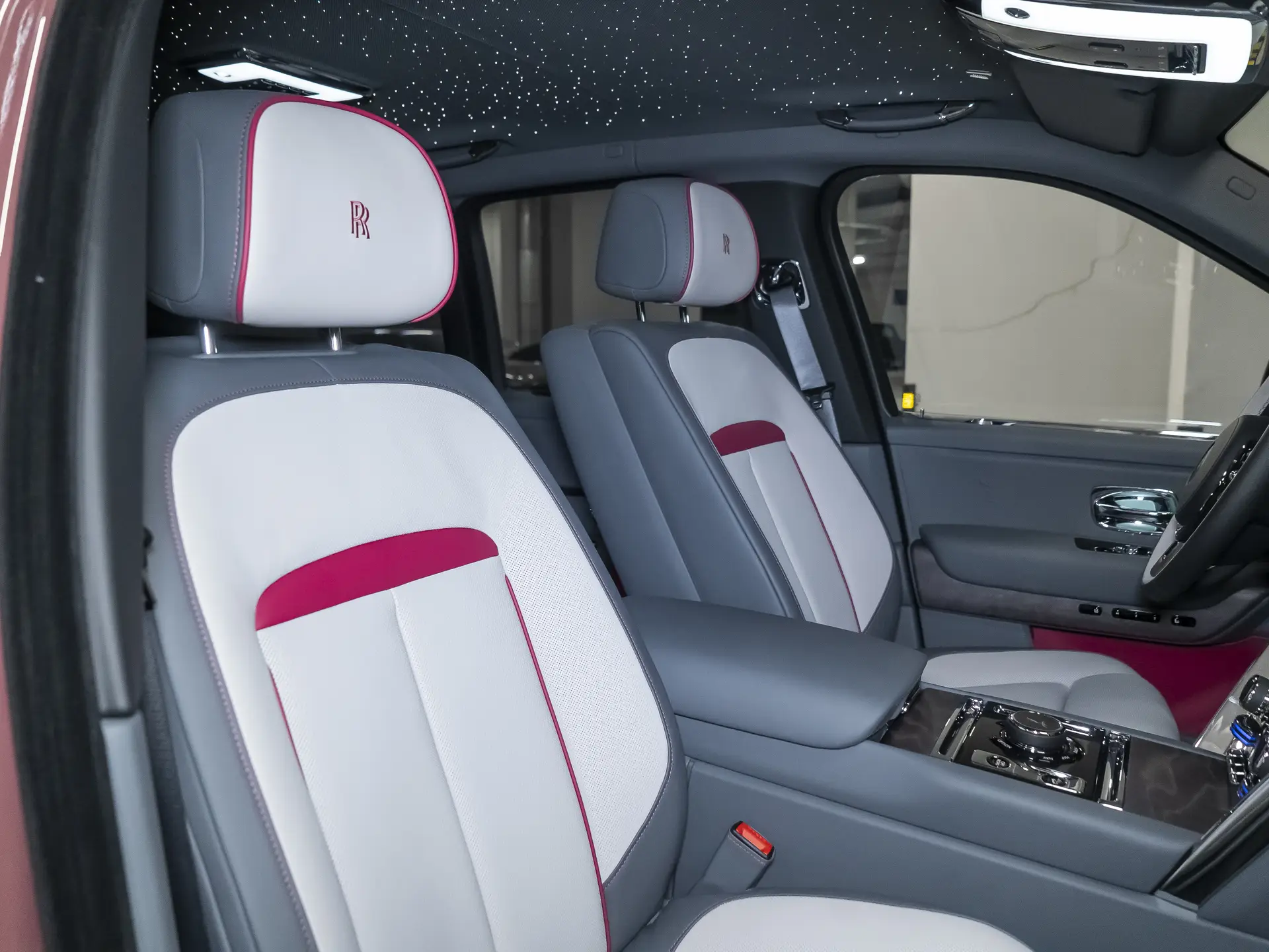 Rolls-Royce Cullinan, I Рестайлинг, 2025 купить в салоне Million Miles