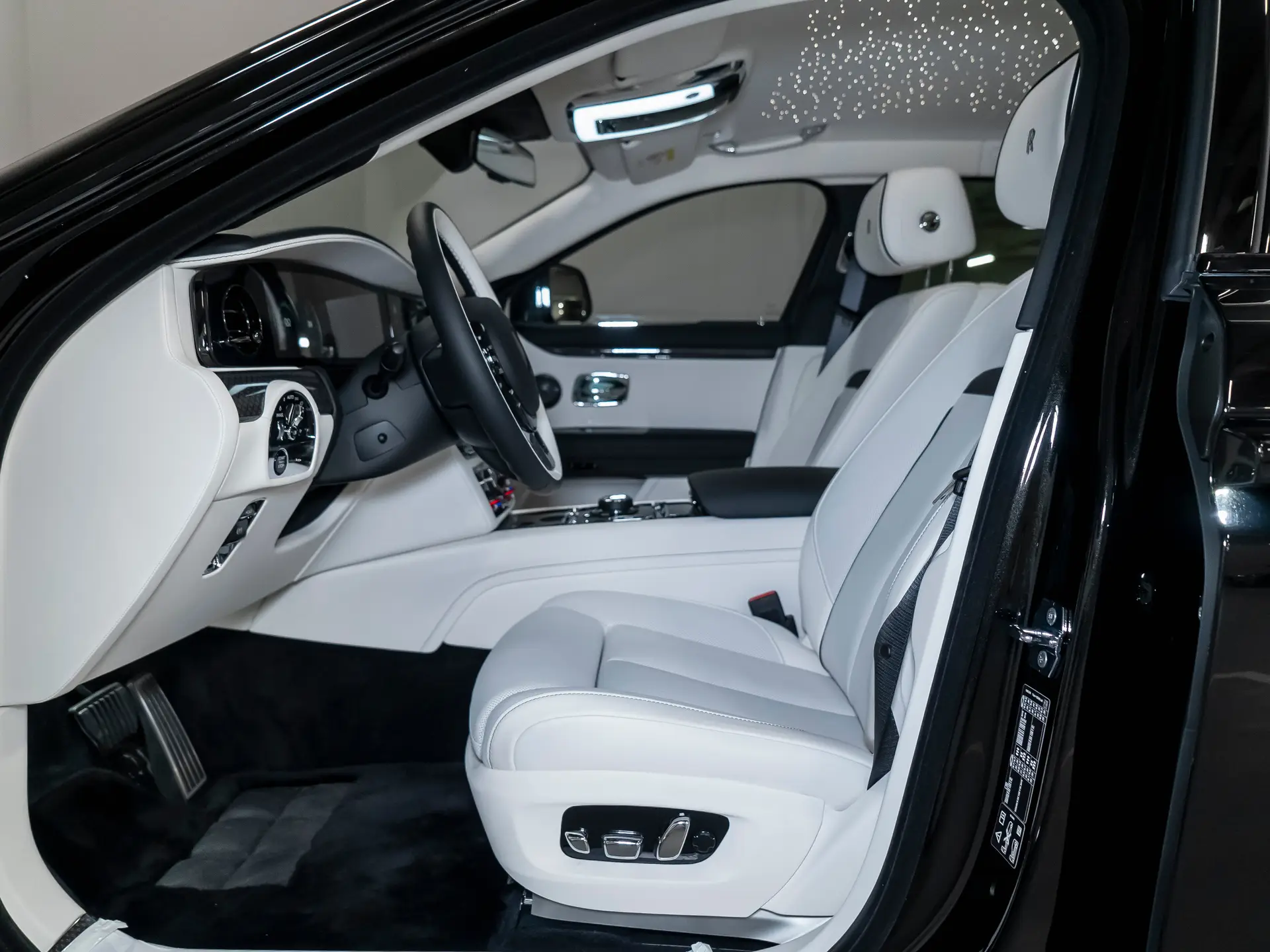 Rolls-Royce Ghost, II Рестайлинг (Series II), 2025 купить в салоне Million Miles