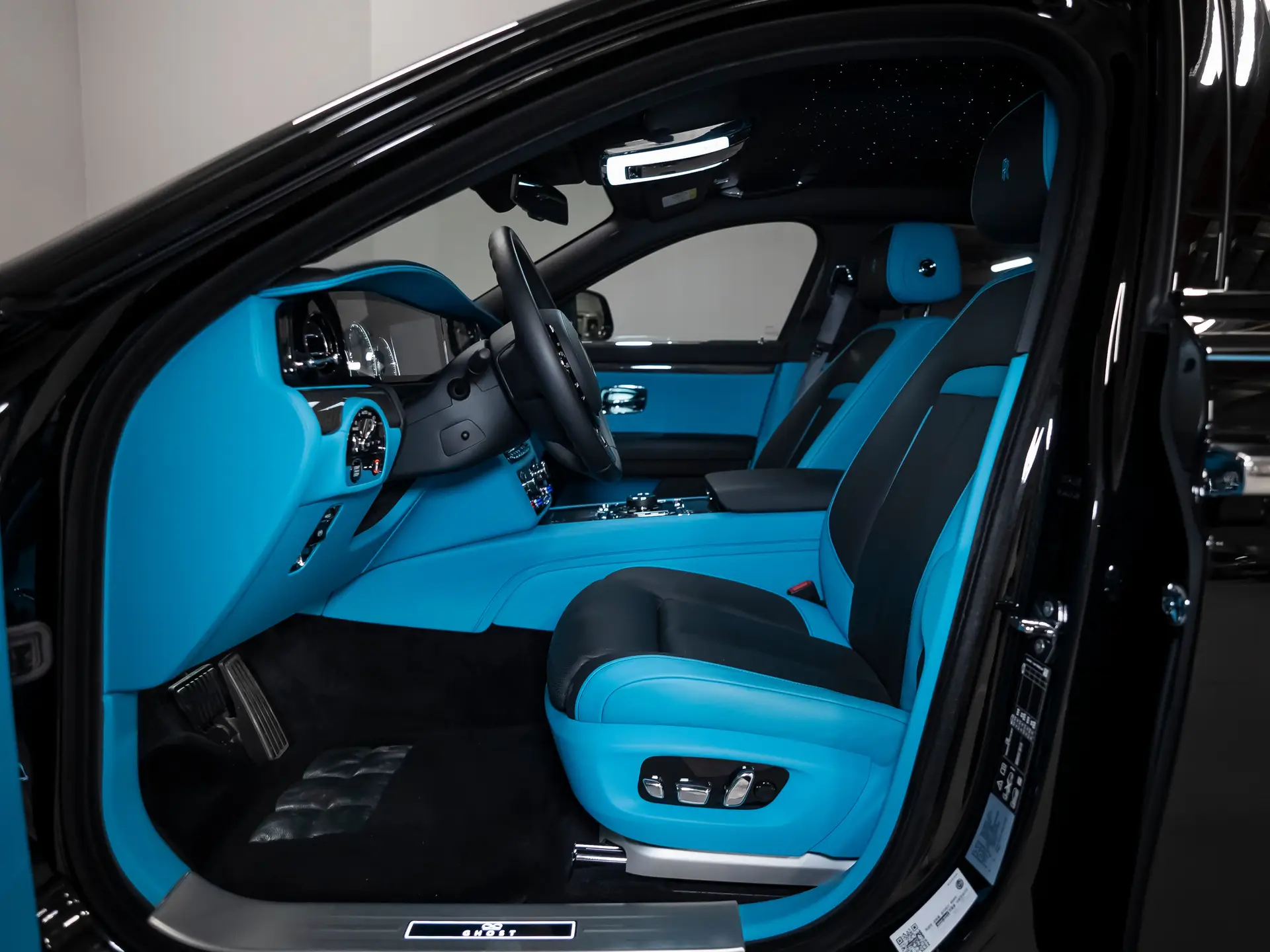 Rolls-Royce Ghost Black Badge, II, 2022 купить в салоне Million Miles