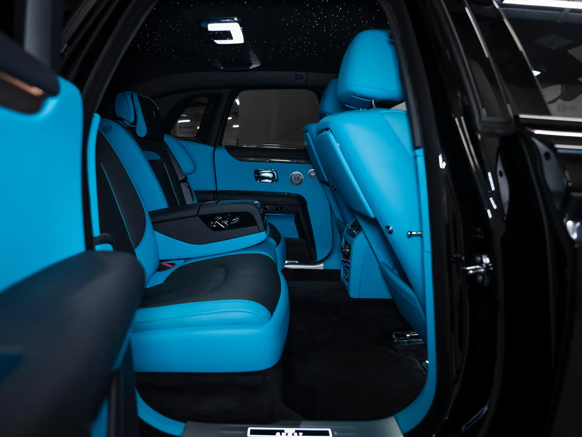 Rolls-Royce Ghost Black Badge, II, 2022 купить в салоне Million Miles