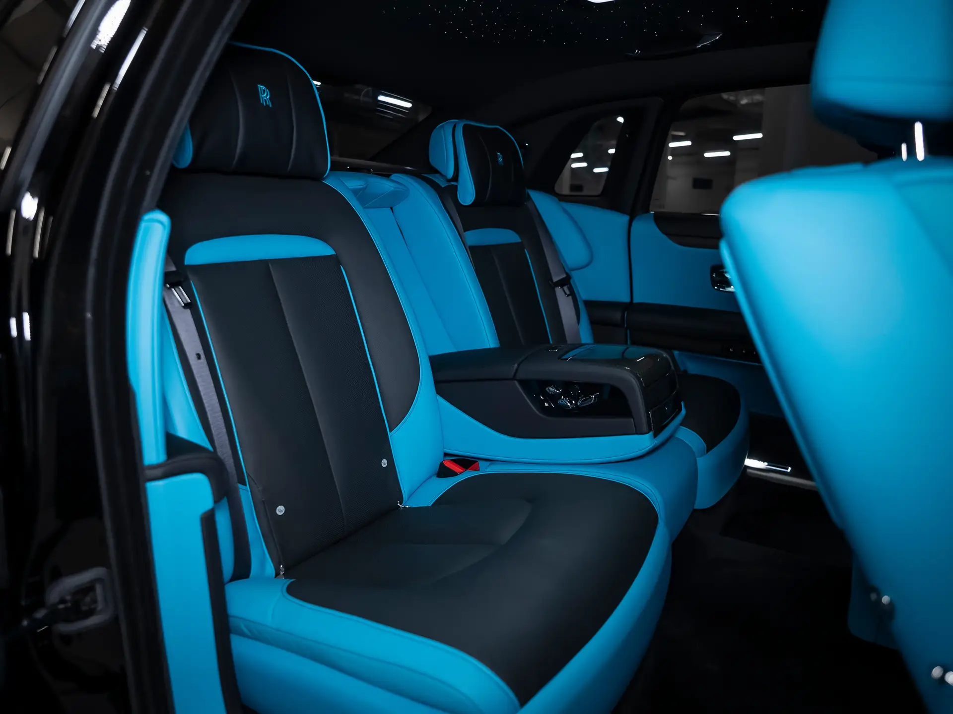 Rolls-Royce Ghost Black Badge, II, 2022 купить в салоне Million Miles