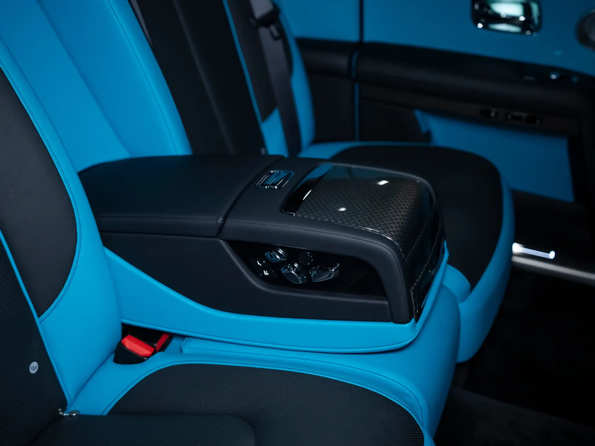 Rolls-Royce Ghost Black Badge, II, 2022 купить в салоне Million Miles