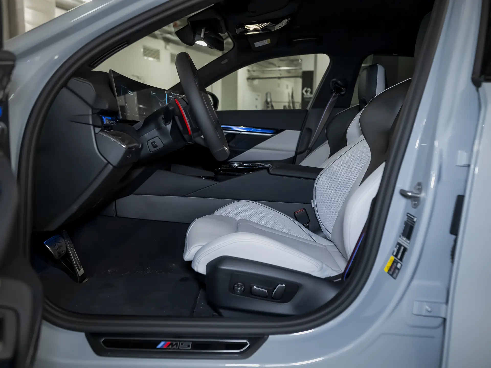 BMW M5, VII (G90), 2025 купить в салоне Million Miles