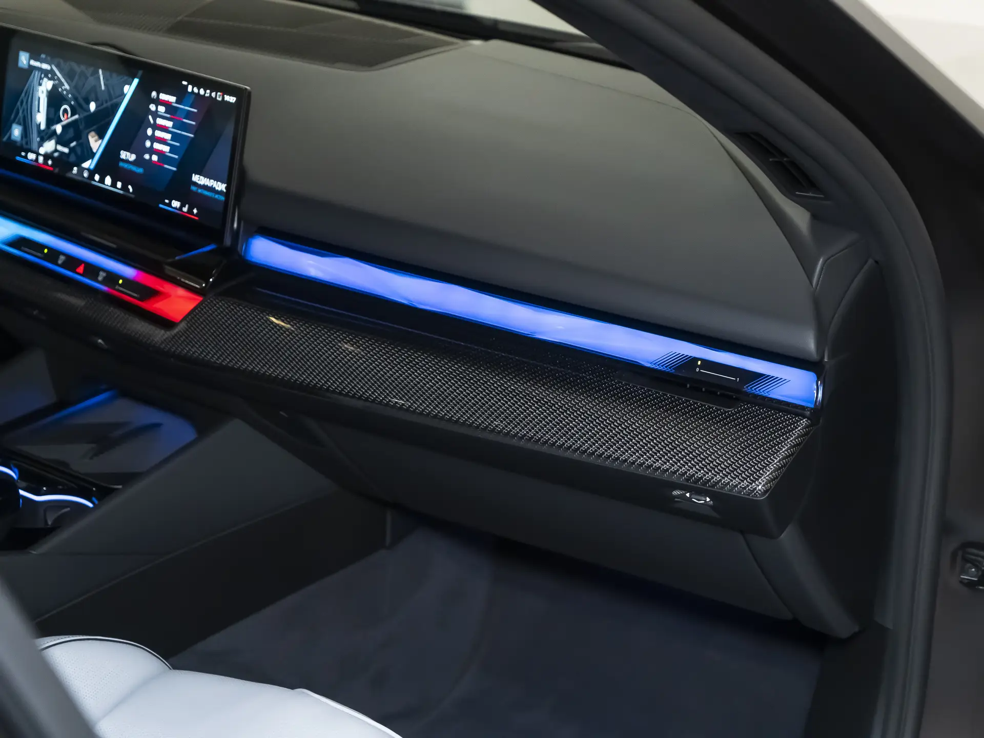 BMW M5, VII (G90), 2025 купить в салоне Million Miles