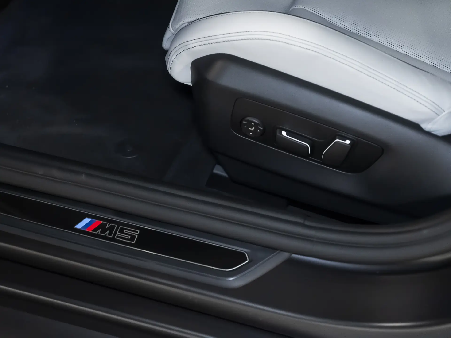 BMW M5, VII (G90), 2025 купить в салоне Million Miles