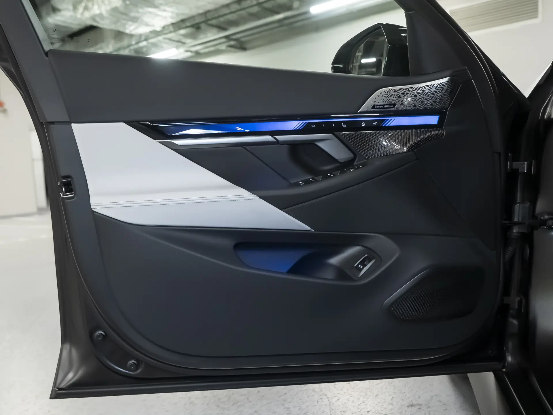 BMW M5, VII (G90), 2025 купить в салоне Million Miles